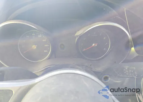 2020 Mercedes-Benz C 300 z USA, uszkodzony, nr VIN WDDWF8DB2LR545092